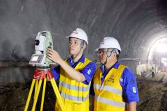 黄百铁路广西段地道工程扶植进渡过半